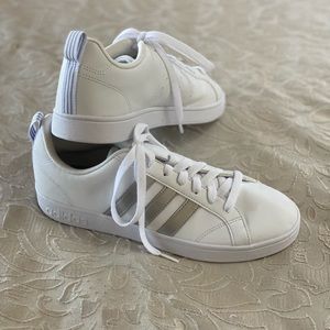 NEW ADIDAS TENNIS SHOES